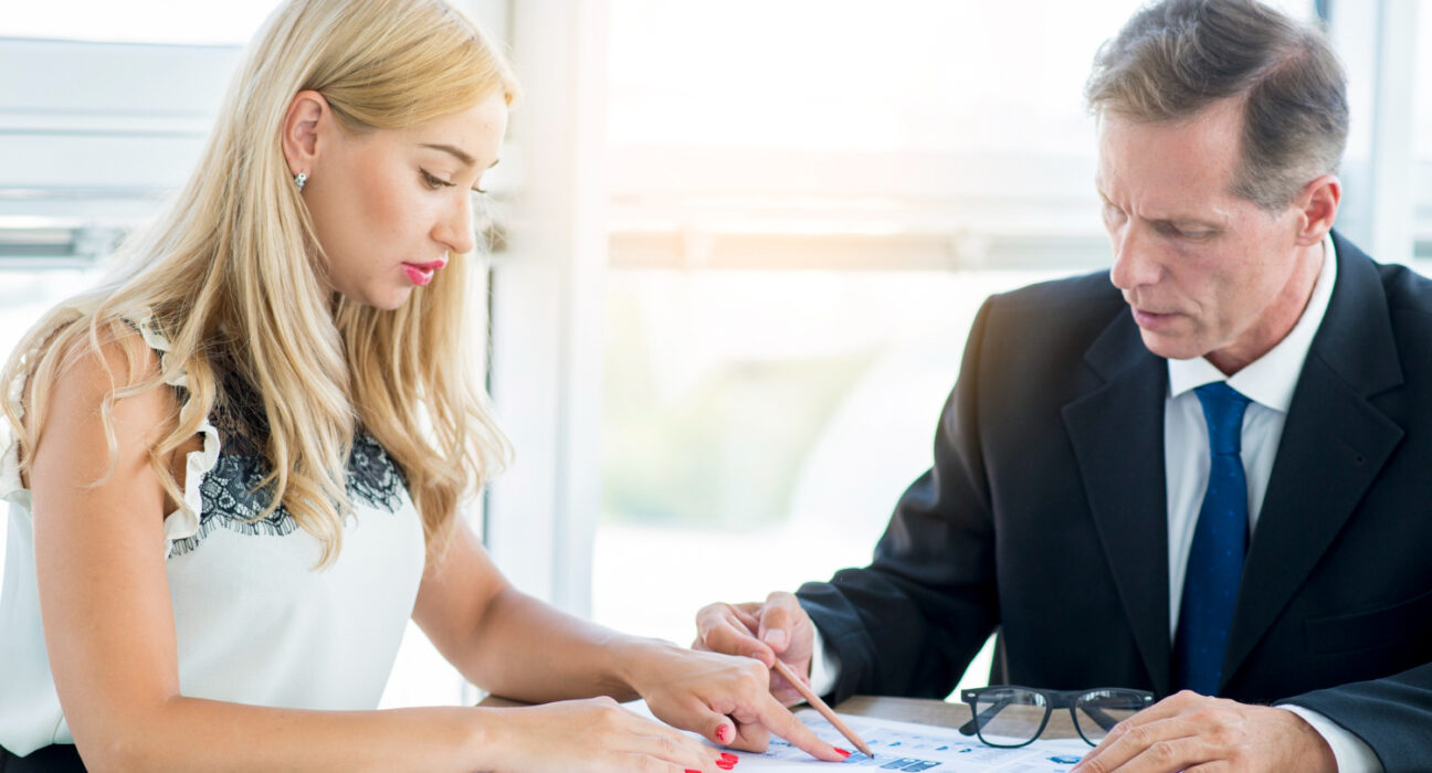 Top 7 Business Lawyer Tips for Contract Disputes